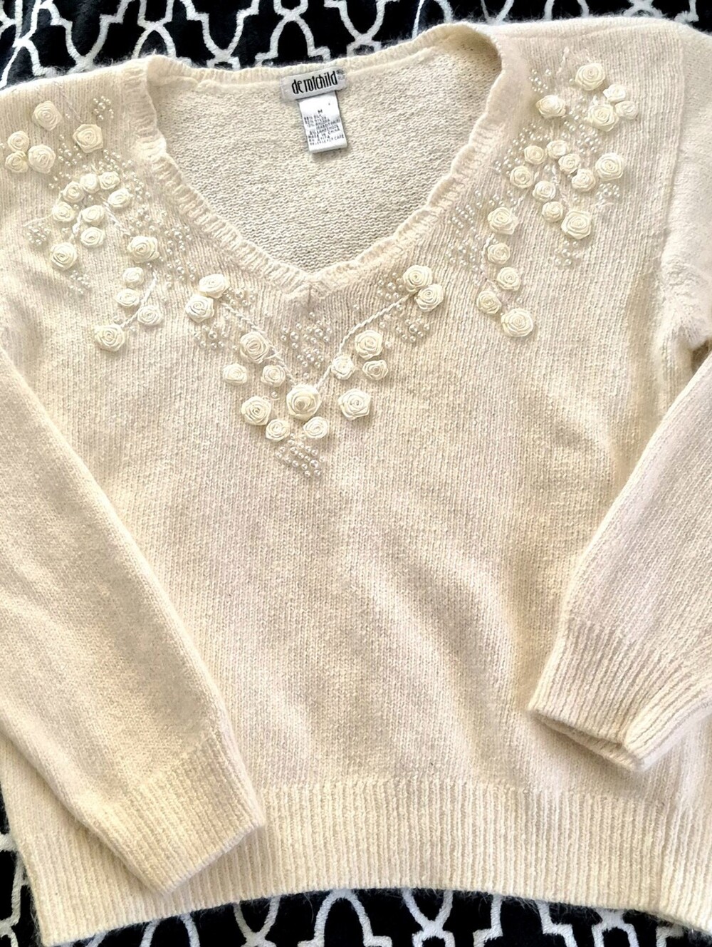 Vtg 80s 90s De Rotchild Silk Angora Beaded Rosette Sweater Cream V-Neck Medium